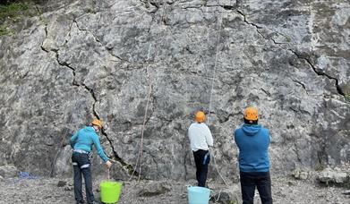 Rugged Rock Ltd abseiling class climbing down rocks