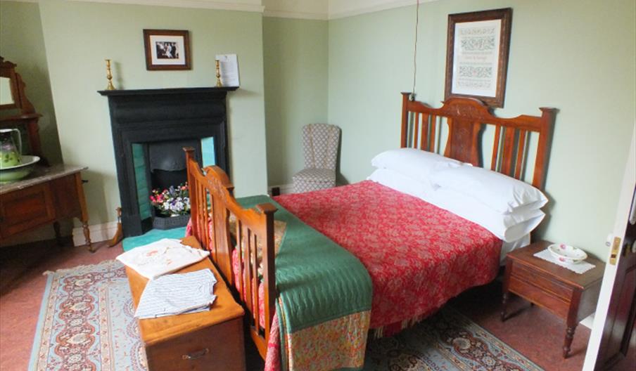 Dylan Thomas Birthplace Bedroom