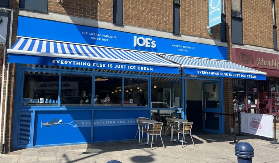 Joes Ice Cream mumbles entrance