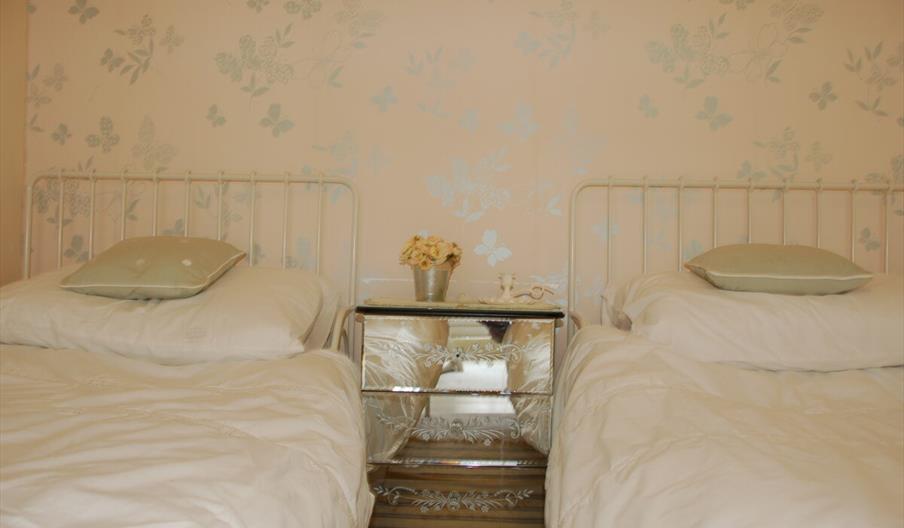 Periwinkle Cottage two single beds