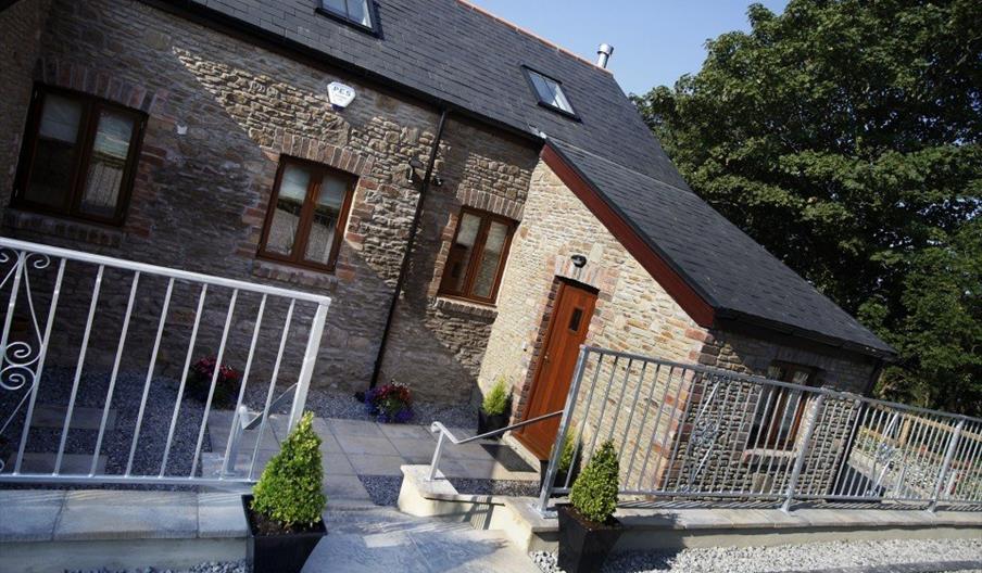 Tir-Cethin Farm Luxury Barn Holidays entrance