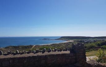 Llun o'r olygfa o Barc Hamdden Bank Farm