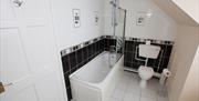 The Worm_s Head Hotel bathroom