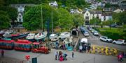 Llun o Gower Seafood Hut ar agor.