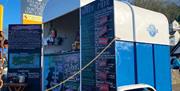 Llun o Gower Seafood Hut ar agor.